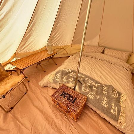 Bell Tent 4M Fossewold Farm Camping Moreton-in-Marsh Экстерьер фото
