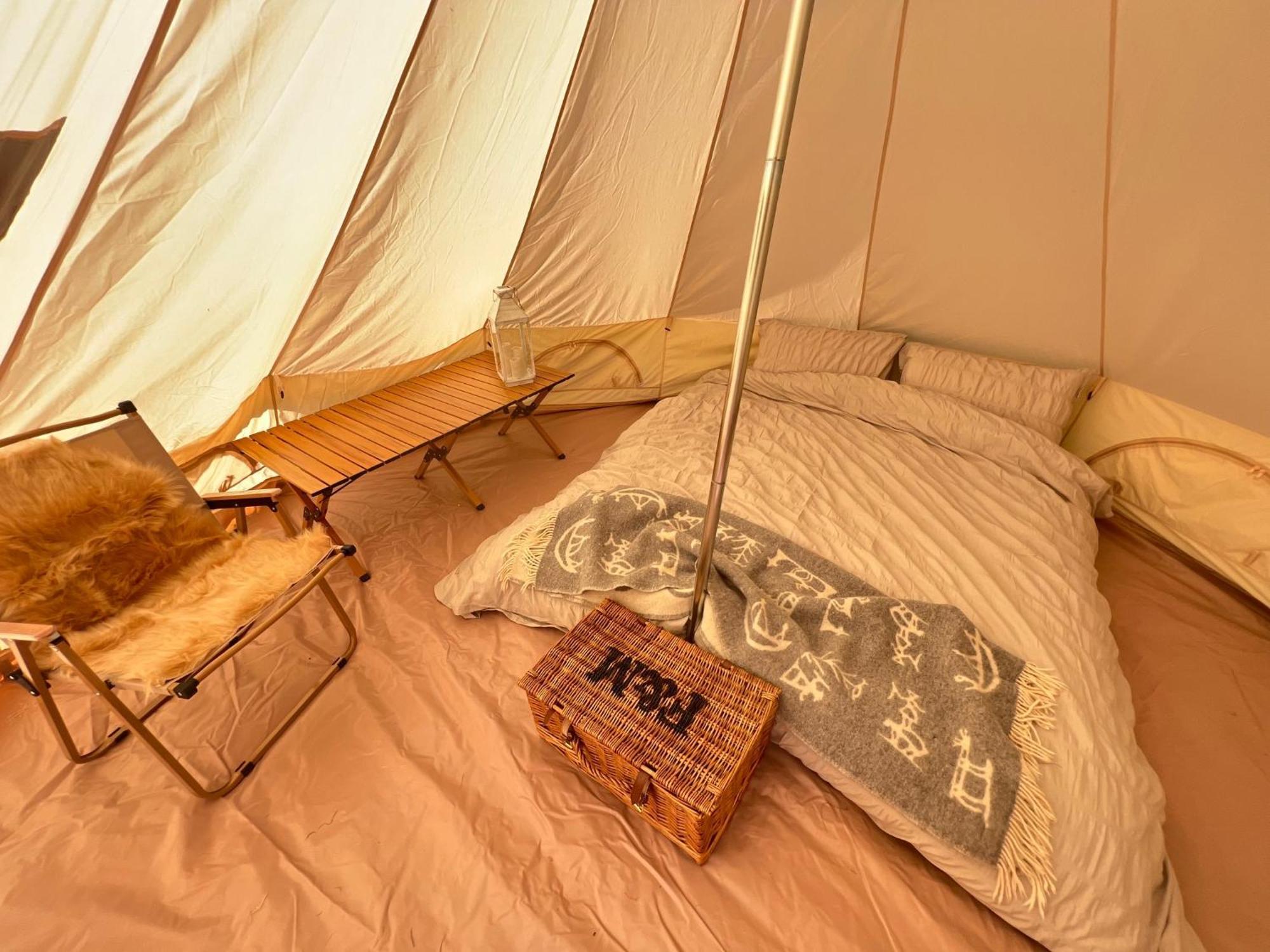 Bell Tent 4M Fossewold Farm Camping Moreton-in-Marsh Экстерьер фото